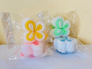 Flower sponge cleaner